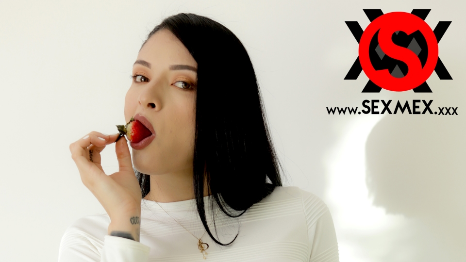 SEXMEX Taking Advantage of the Nerd . Salome Gil