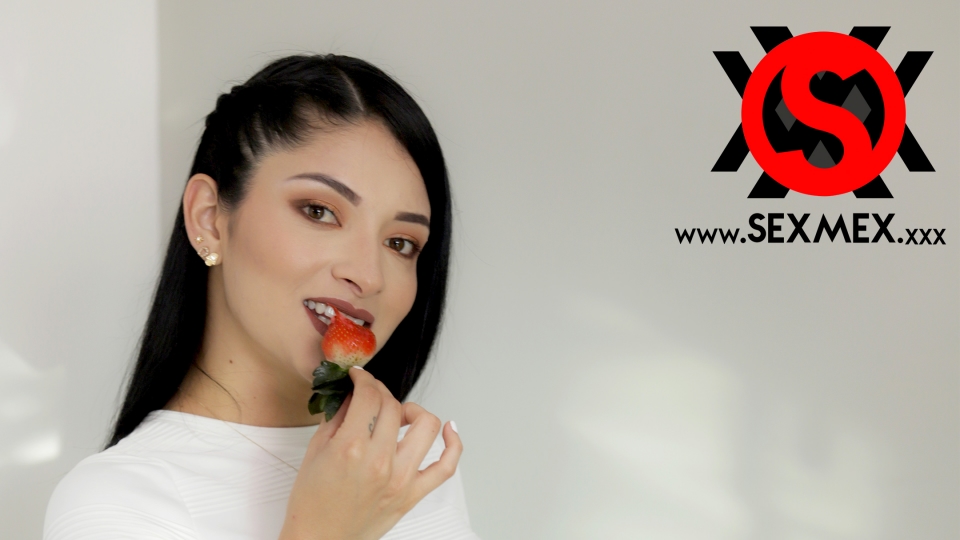 SEXMEX Aprovechándose del Nerd . Salome Gil