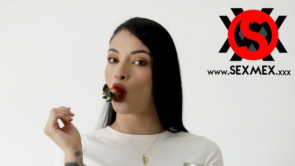 SEXMEX Taking Advantage of the Nerd . Salome Gil