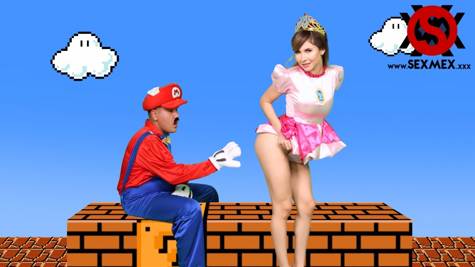 SEXMEX Super Mario Porno . Esmeralda Duarte and Kari Cachonda