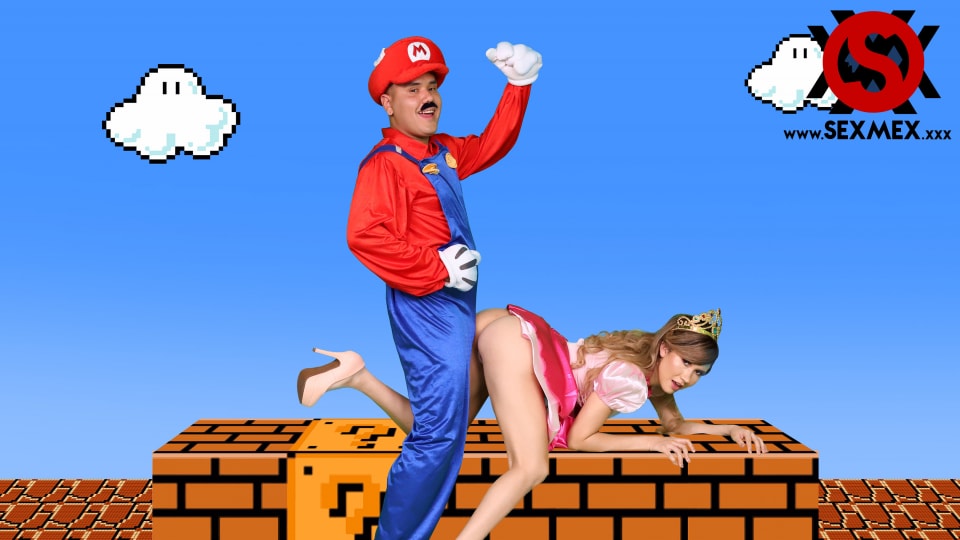 SEXMEX Super Mario porno . Esmeralda Duarte and Kari Cachonda