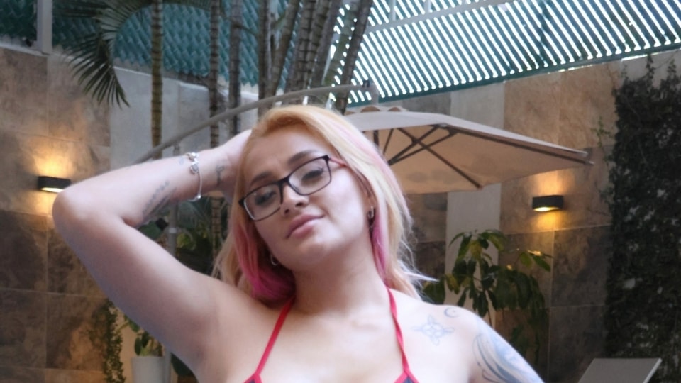 SEXMEX SHE GETS HORNY IN THE POOL . Gaby Veracruz