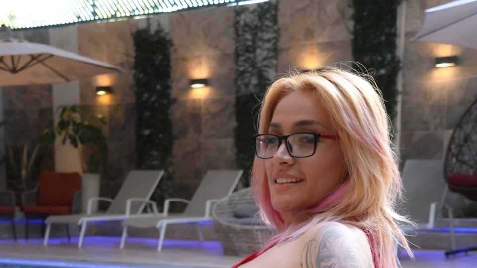 SEXMEX SHE GETS HORNY IN THE POOL . Gaby Veracruz