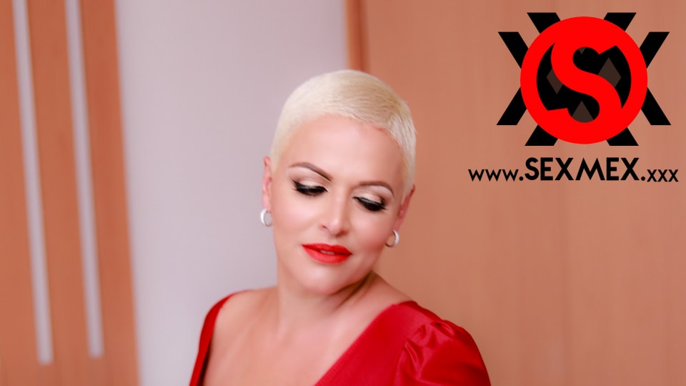 SEXMEX The salesman . Dasha