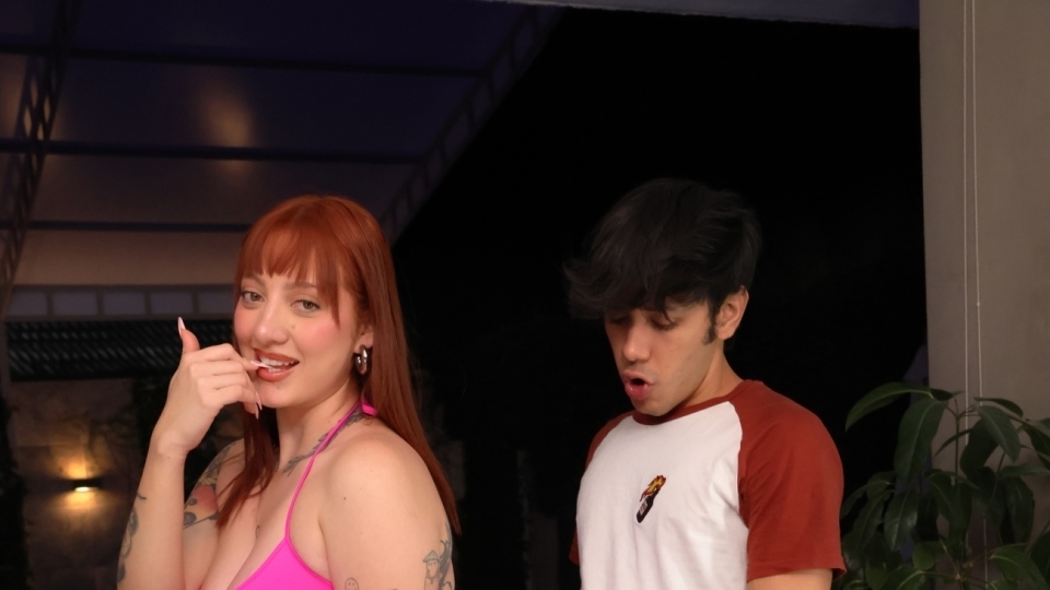 SEXMEX HOTTIE GETTING COLLAGEN . Devil Khloe