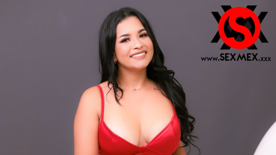 SEXMEX カマスートラセックスチェア . カミラ・コスタ