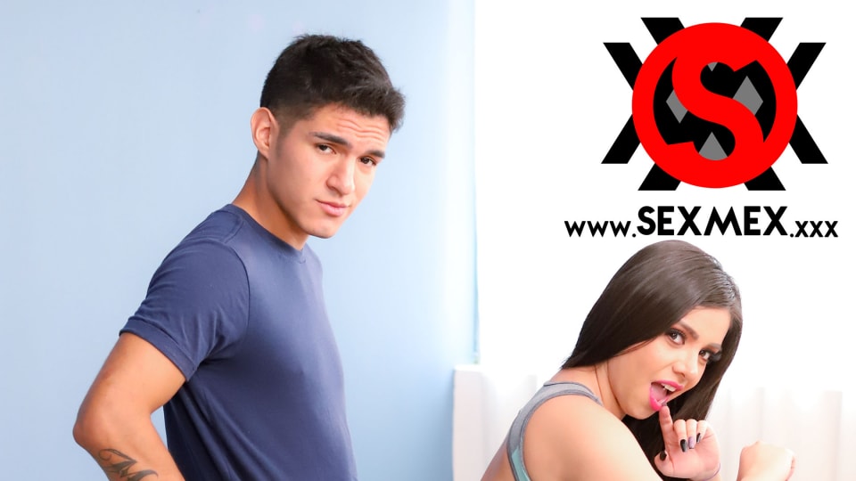 SEXMEX Ejercitando nalgotas . Malena Doll