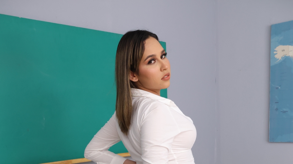 SEXMEX Sexy Student Loves Reggaeton . Alondra Navarro