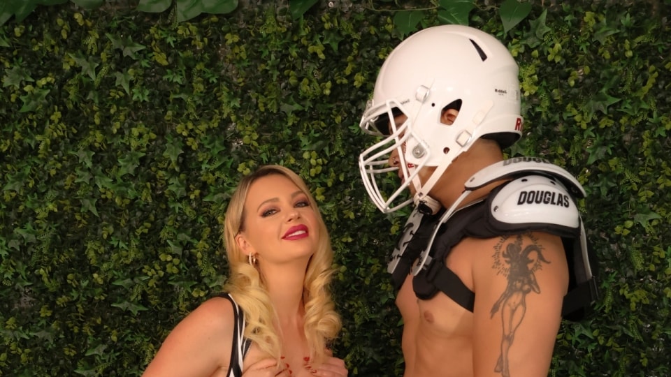 SEXMEX THE SUPERBOWL SPECIAL . Emily Thorne