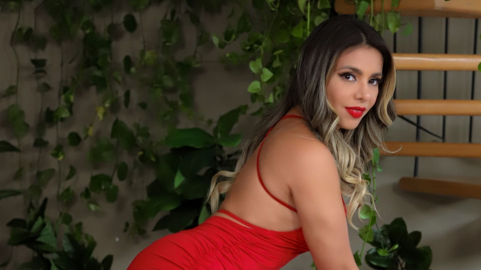 SEXMEX La Masajista Complaciente. Malena Doll