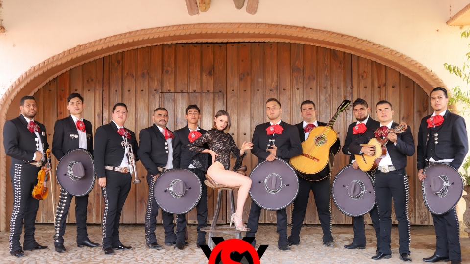 SEXMEX 5 de Mayo - Orgía de mariachis