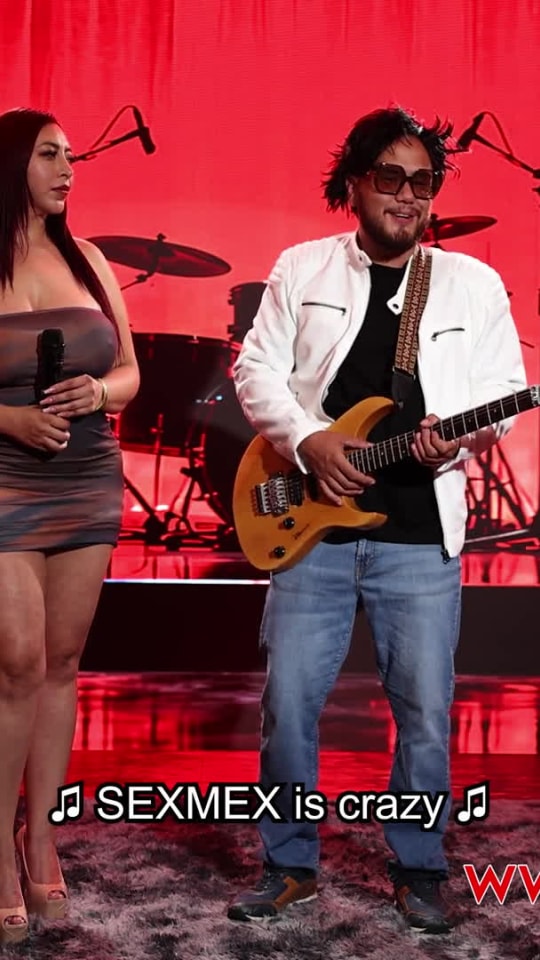 SEXMEX ALEKS SEXYNTEK SE ACUECLA CON SU CORISTA DE GRANDES PECHOS. Kari Cachonda