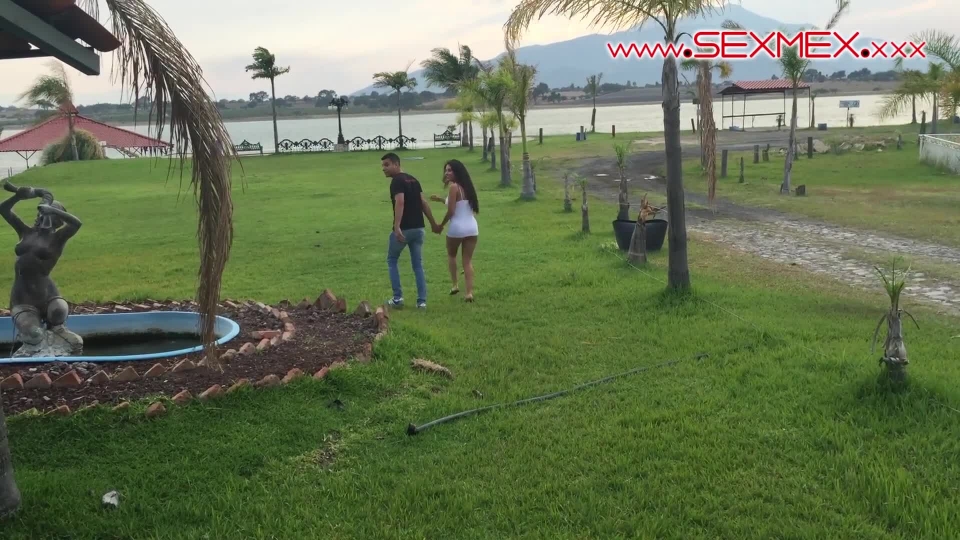 SEXMEX Outdoors . Silvia