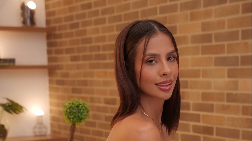 SEXMEX DEBUT . Aisha Ferrari