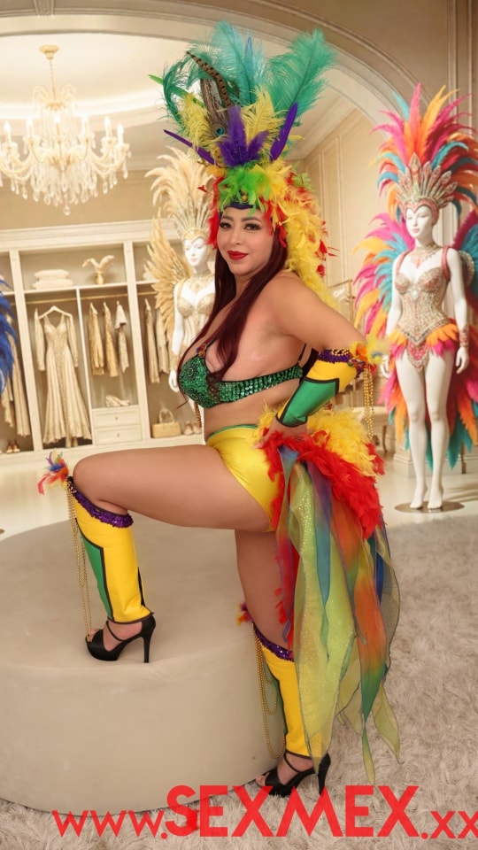 SEXMEX The MILFs Carnival Outfit . Kari Cachonda