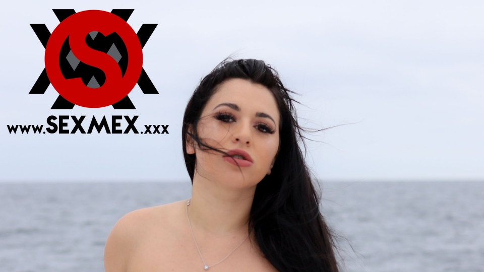 SEXMEX समुद्र पर बस्टी रोमांच . Michelle Aldrete