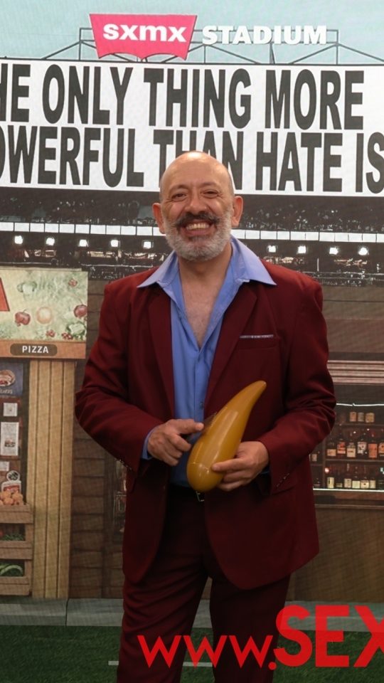 SEXMEX LESLIE GAGA IN THE SUPER BLOW HALFTIME SHOW . Paola Rubiel