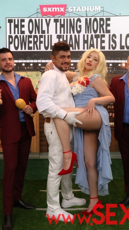 SEXMEX LESLIE GAGA IN THE SUPER BLOW HALFTIME SHOW . Paola Rubiel SEXMEX LESLIE GAGA IN THE SUPER BLOW HALFTIME SHOW . Paola Rubiel