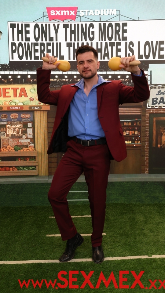 SEXMEX LESLIE GAGA IN THE SUPER BLOW HALFTIME SHOW . Paola Rubiel