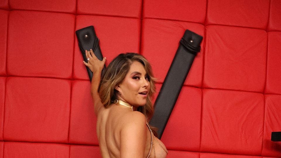 SEXMEX Madrastra Modelo Erotica - Capitulo 4 - Su Primer Gangbang . Silvia Santez