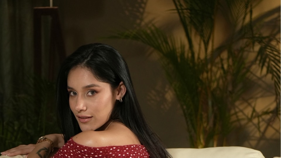 SEXMEX PETITE BUT DARING . Carolina Guerrero