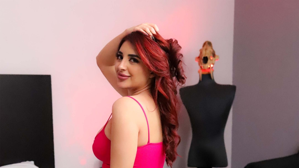 SEXMEX Seducida por el vecino satánico . Jessica Sodi