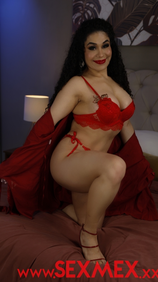 SEXMEX THE COMPLIANT MILF . Bequii Alvarado