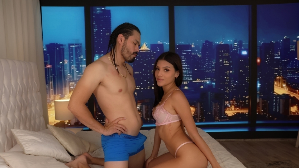 SEXMEX MY STEPSIS IS AFRAID OF THUNDER . Danna Vallejo