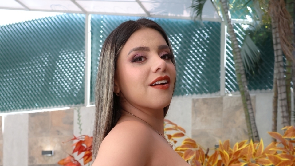 SEXMEX Se Calento Con El Repartidor . Malena Doll
