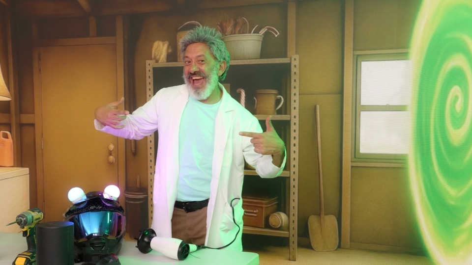 SEXMEX RESCUING MY STEPMOM FROM THE MARTIANS . . Elizabeth Marquez