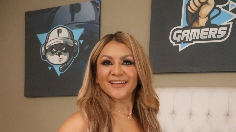 SEXMEX Busty Milf Rents Her House . Sandra Paola