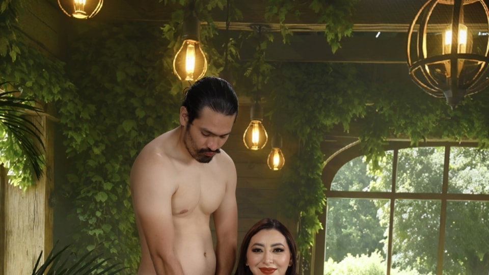 SEXMEX THE BUSTY MILF AND THE WAITERS . Kari Cachonda