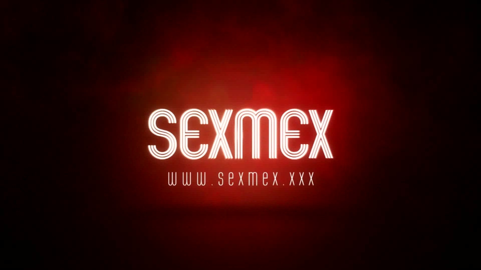 SEXMEX Strip en el balcón