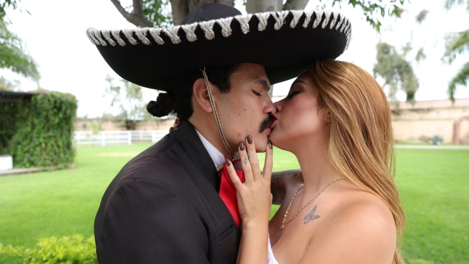 SEXMEX El Charro Vergara Ha Vuelto Pt1 . Sara Blonde