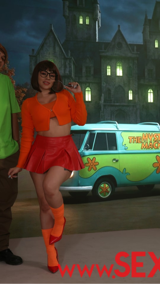SEXMEX No Scooby Doo - Shaggy y Velma - Follando en la Mansión Encantada . Nicole Zurich