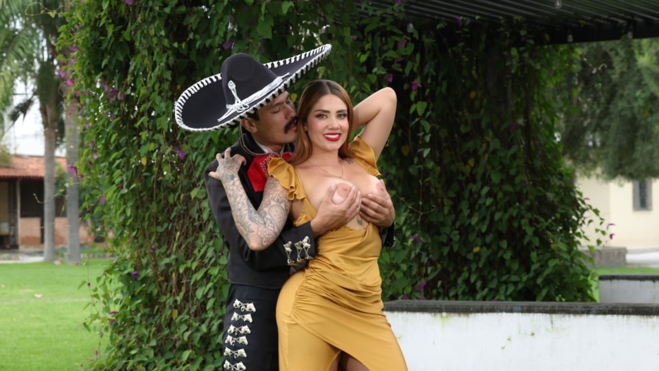 SEXMEX THE RETURN OF CHARRO VERGARA 2 . Sara Blonde