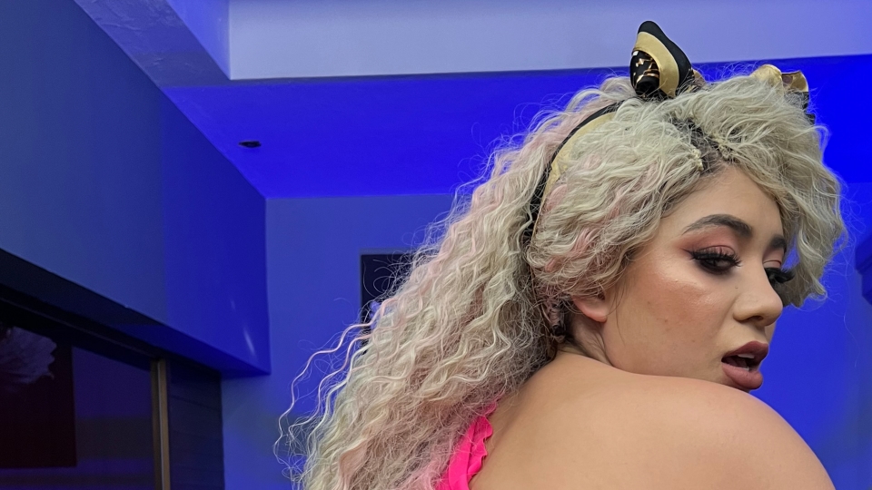 SEXMEX La mujer del billar . Giselle Montes